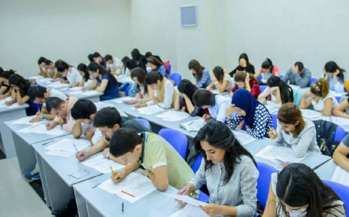 В Азербайджане до 1 400 кандидатов сдадут экзамен в резидентуру
