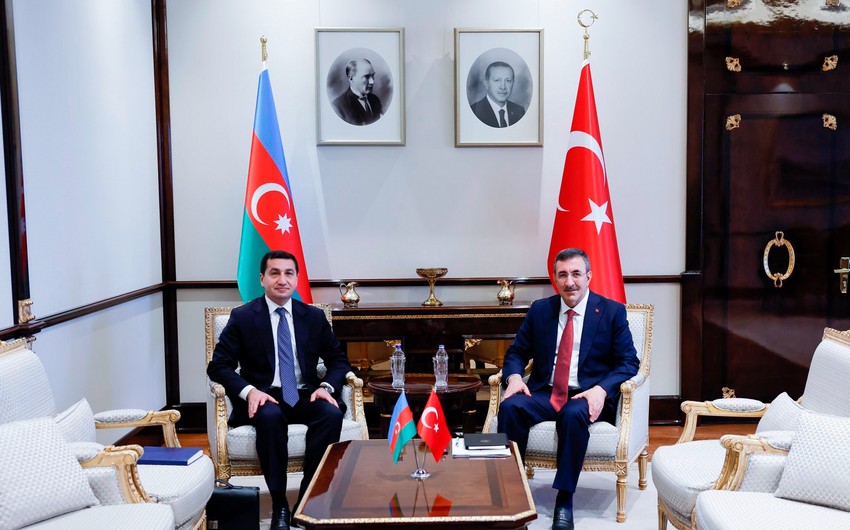 Хикмет Гаджиев и Джевдет Йылмаз обсудили двустороннее сотрудничество