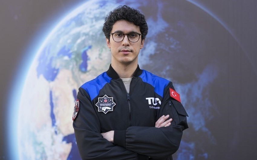 Турецкий астронавт азербайджанского происхождения совершил успешный полет в космос