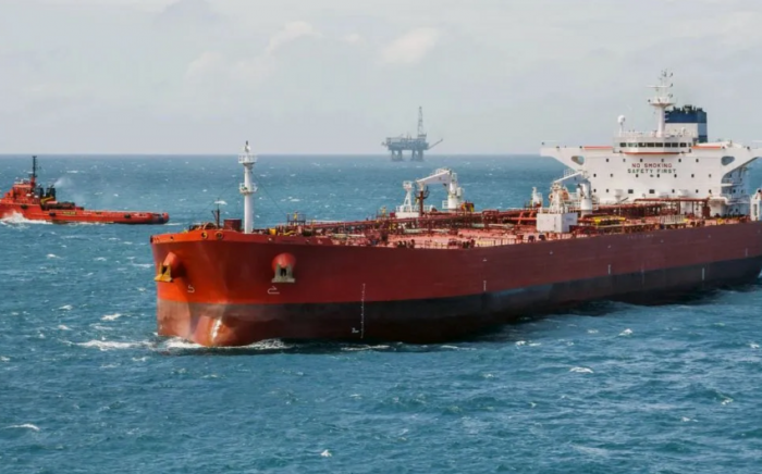 Хуситы критически повредили в Красном море греческое судно, следовавшее из РФ
