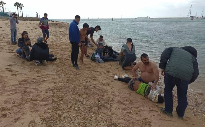 Не менее пяти мигрантов погибли, пытаясь добраться до берегов Канарских островов
