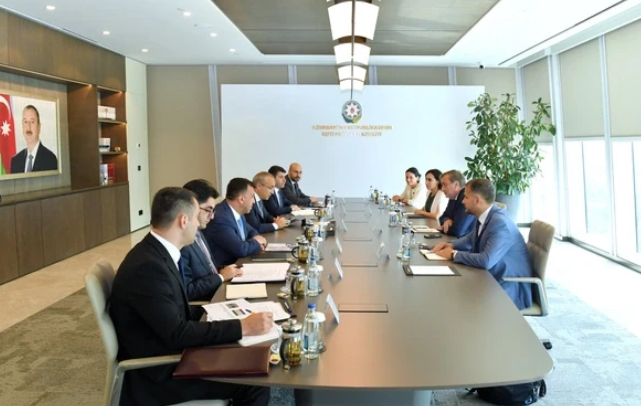 Микаил Джаббаров встретился с вице-президентом испанской компании Indra Sistemas