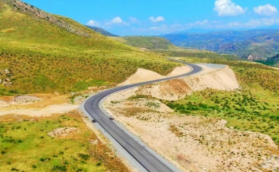 Строительство автодороги Губадлы-Эйвазлы завершено на 75%