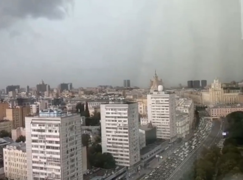 Москву накрыл сильнейший шторм и ураган: есть погибший