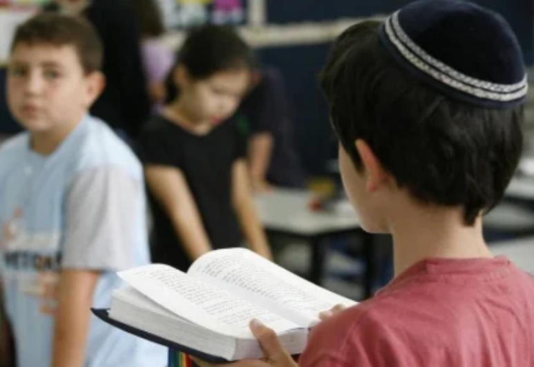 Во французских школах с октября 2023 года зафиксировали 650 проявлений антисемитизма
