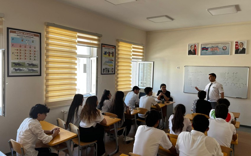 В школах Азербайджана стартовали мониторинги в связи с организацией "Последнего звонка"