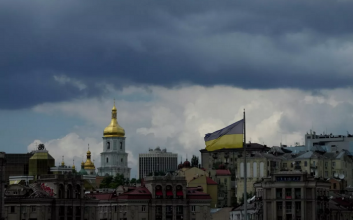 В Киеве эвакуируют людей из станции метро "Лукьяновская"
