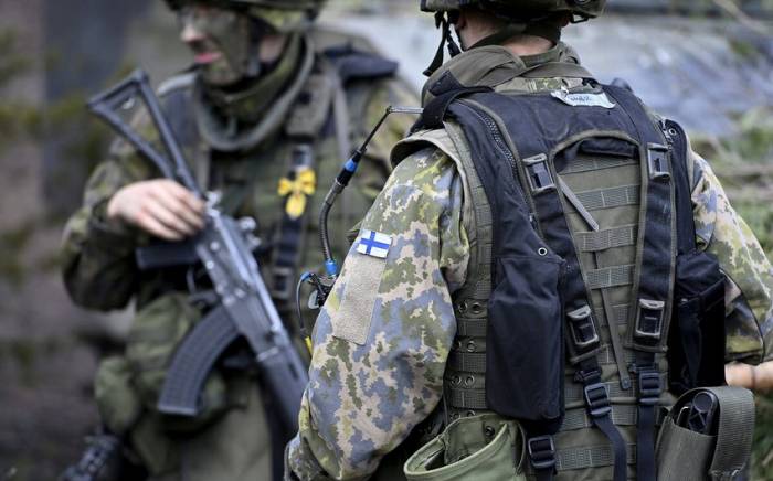 Финляндия проводит военные учения рядом с границей РФ
