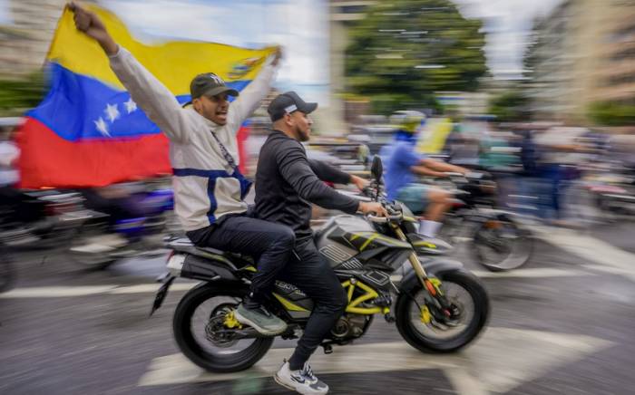 Венесуэла разрывает дипотношения с Перу
