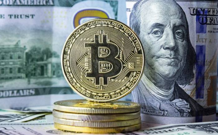 Стоимость биткойна опустилась ниже $55 тыс. впервые с 27 февраля
