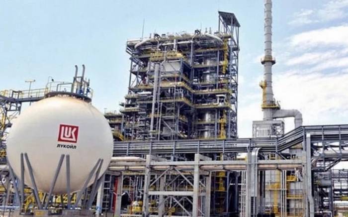 В Болгарии рядом с НПЗ "Лукойл Нефтохим" вспыхнул пожар
