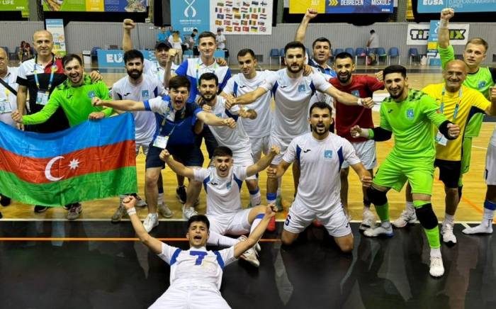 Сборная Азербайджана вышла в 1/4 финала международного турнира в Венгрии

