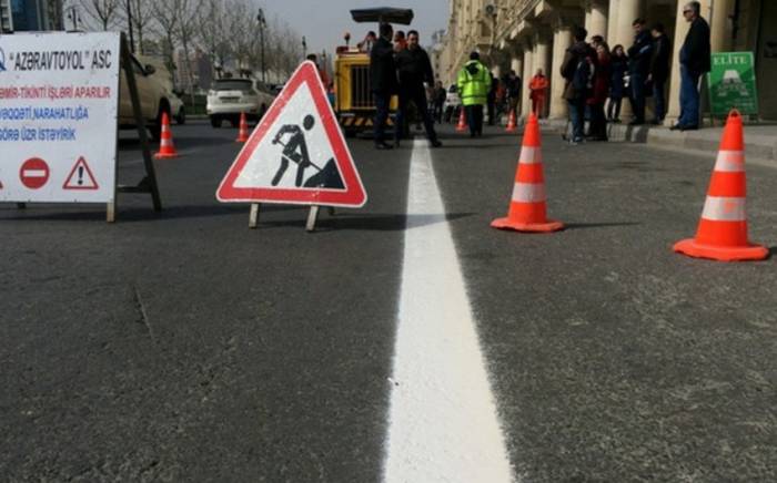 На одном из проспектов Баку ограничили движение транспорта 
