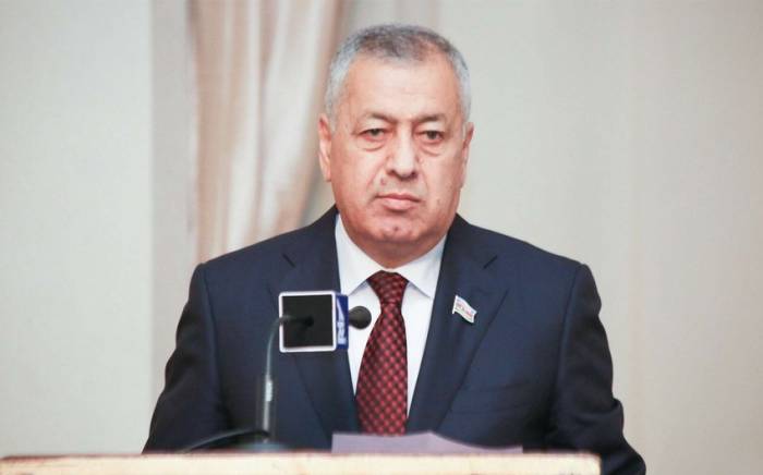 Вахид Ахмедов снял свою кандидатуру на пост депутата Милли Меджлиса
