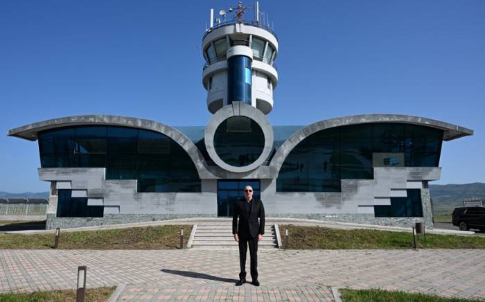 Президент Ильхам Алиев посетил аэропорт Ходжалы
-ФОТО