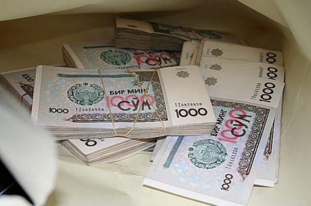 В Узбекистане выросла среднемесячная зарплата
