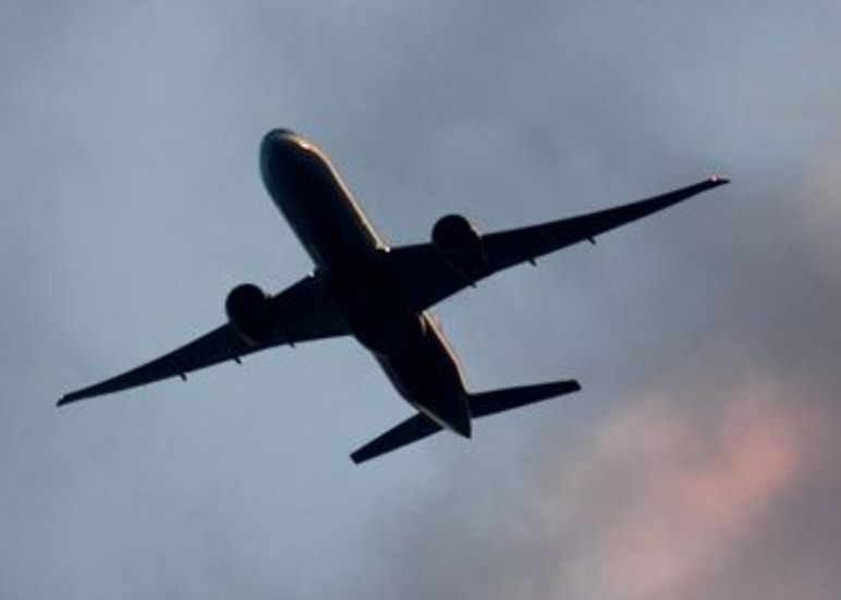 Самолет с 233 пассажирами на борту совершил экстренную посадку в аэропорту Афин