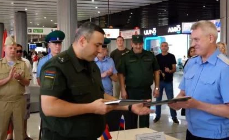 Российские пограничники покидают ереванский аэропорт «Звартноц»
