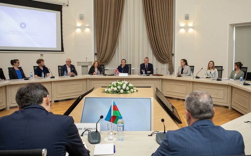 Азербайджан обсудил с Великобританией переход на «зеленую энергию»