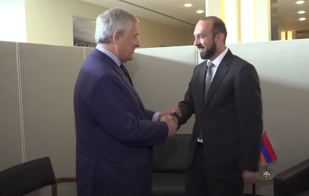 Мирзоян заявил, что Ереван готов подписать договор о мире с Баку в кратчайшие сроки