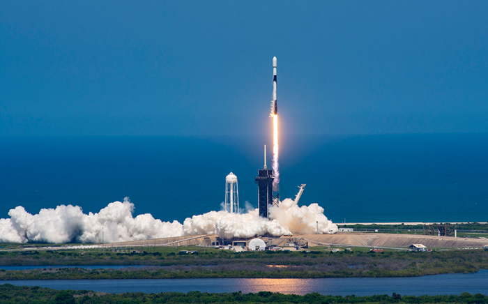 Ракета компании SpaceX вывела на орбиту новую группу интернет-спутников Starlink
