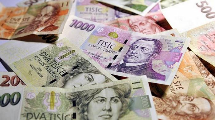 В Чехии повысят зарплаты крупных политиков почти на 7%
