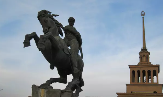 В Ереване "обчистили" музей Ерванда Кочара