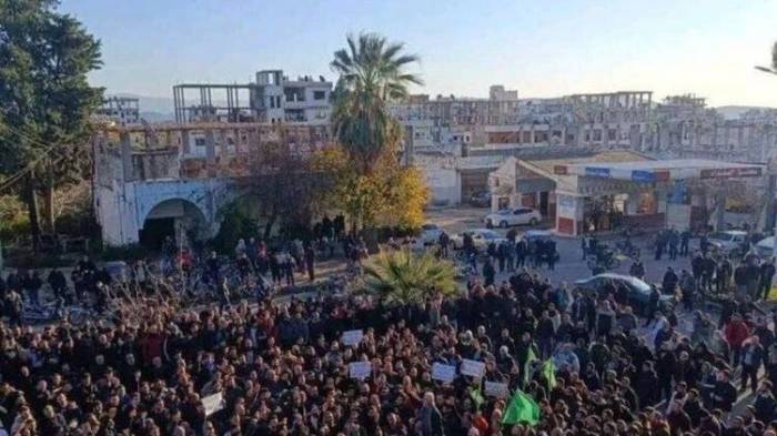 В нескольких провинциях Сирии прошли протесты, в двух объявлен комендантский час
