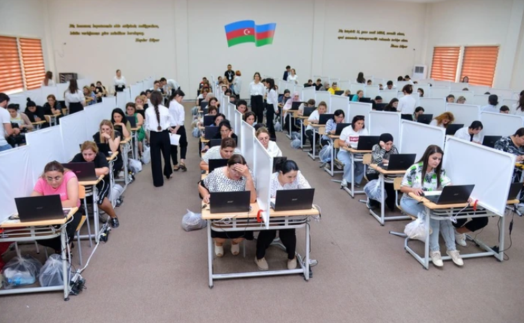 Управление образования Баку анонсировало тысячи вакансий для учителей