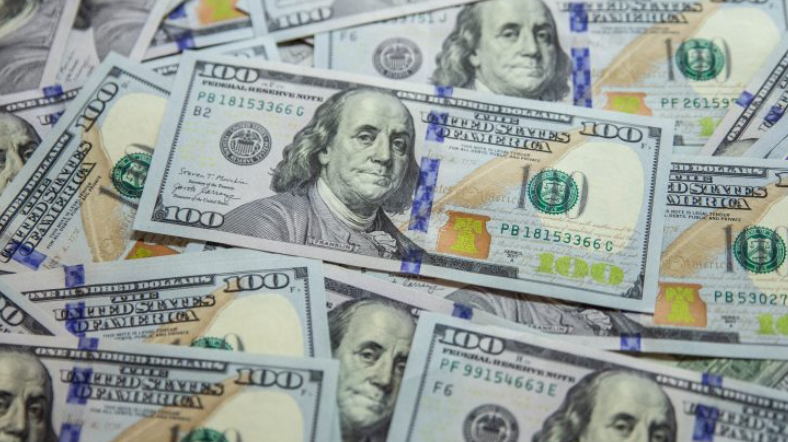 В США кассир выиграла 1 млн долларов благодаря работе в праздничный день