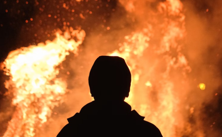 На овощном рынке в Китае при пожаре погибли восемь человек