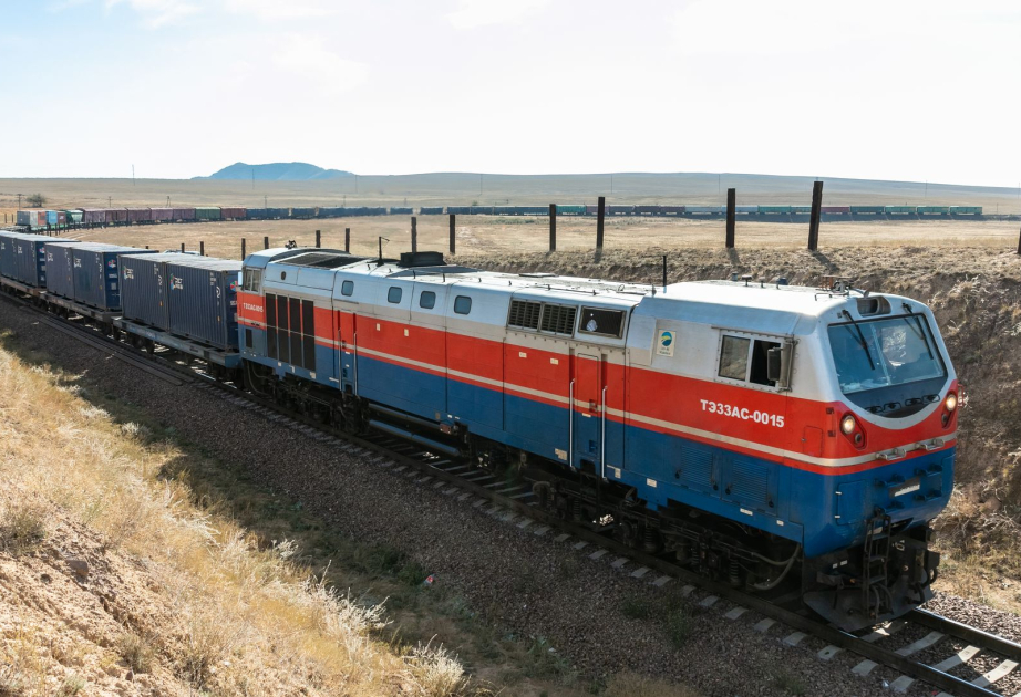 В 2025 году Казахстан обеспечит транзит трех тысяч контейнерных поездов