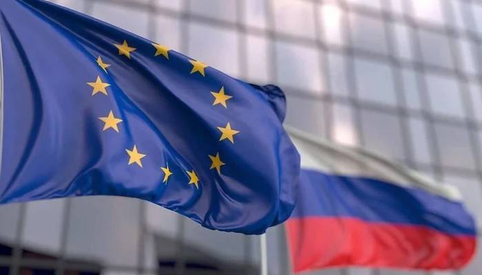 Трамп продлил действие санкций в отношении России

