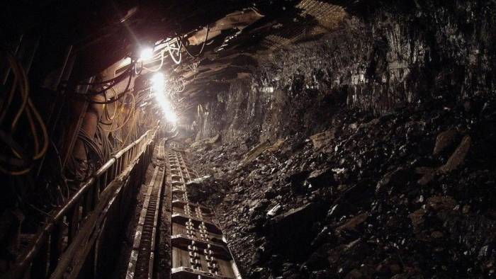 В Казахстане в результате обрушения шахты погибли 7 человек
