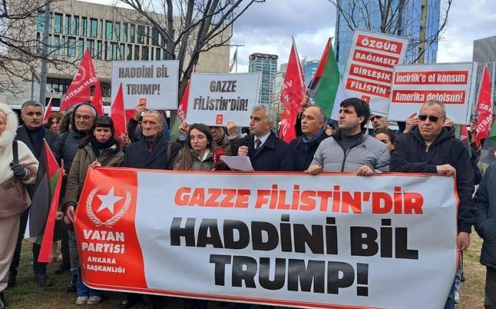 Турецкая партия провела акцию протеста перед поольством США из-за заявлений Трампа
