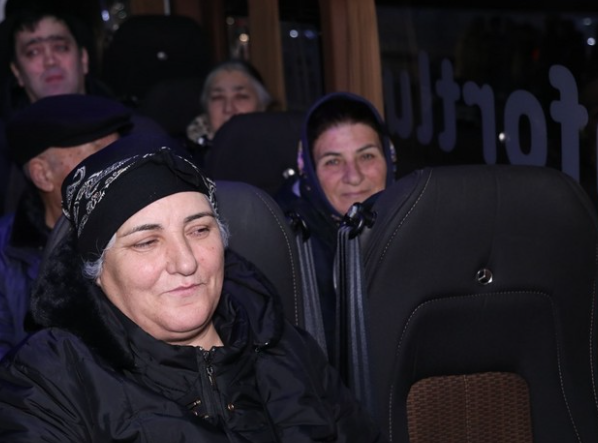 В Джебраил выехала очередная группа бывших вынужденных переселенцев