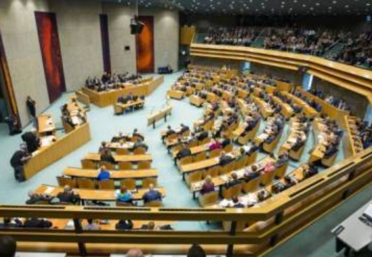 Парламент Нидерландов одобрил отправку миротворцев в Украину
