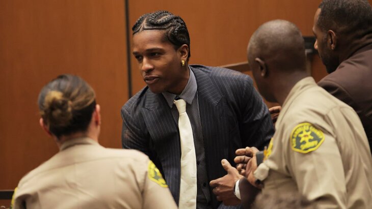 Рэпер A$AP Rocky признан невиновным по делу о стрельбе в 2021 году
