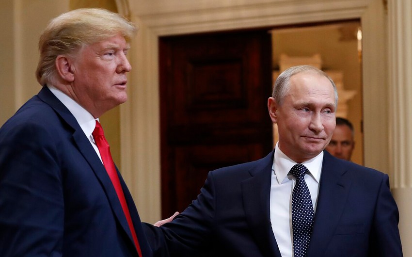 СМИ: Трамп и Путин ведут телефонный разговор уже около часа
