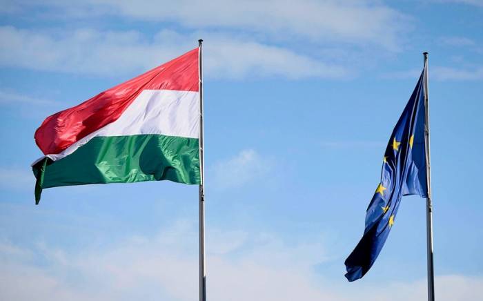 СМИ: Венгрия может помешать продлению санкций ЕС против РФ на этой неделе
