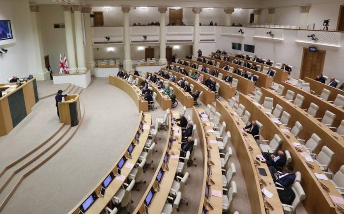 Парламент Грузии принял в первом чтении новые поправки в закон об иноагентах

