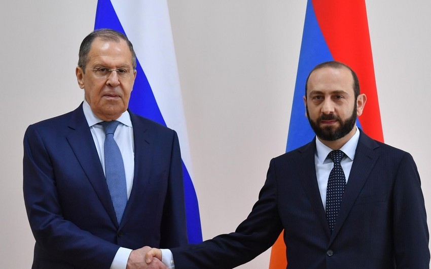 Лавров и Мирзоян обсудили прогресс в согласовании текста мирного договора между Арменией и Азербайджаном
