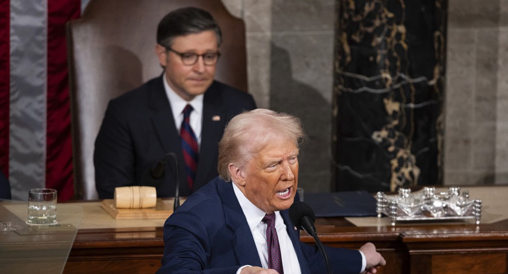 Трамп не будет наказывать главу Пентагона за скандал с утечкой в Signal