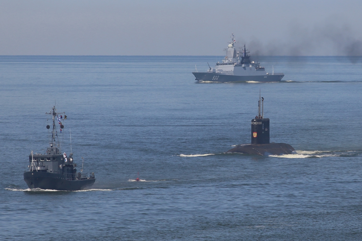 ВМФ Британии подняли по тревоге из-за российских кораблей в Ла-Манше
