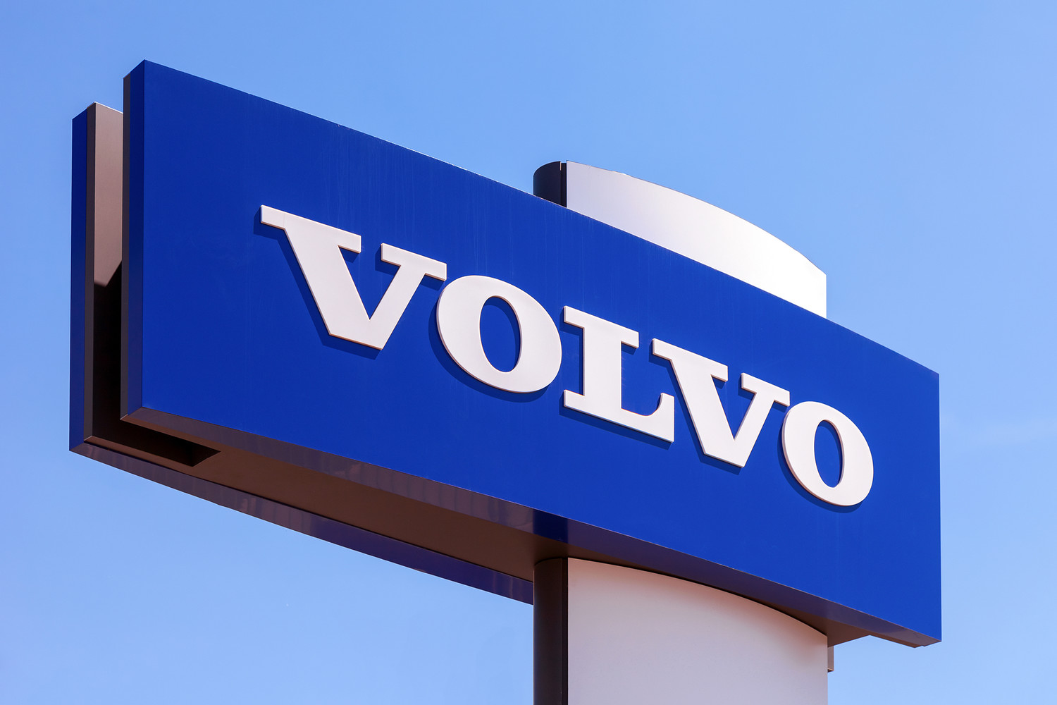Volvo готовит массовые увольнения сотрудников из-за падения спроса на автомобили