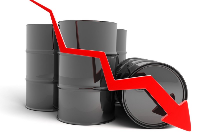 Цена на азербайджанскую нефть упала ниже $70