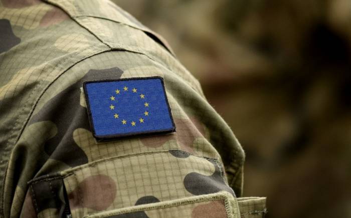 В ЕС назвали возможную отправку военных в Украину началом создания европейской армии
