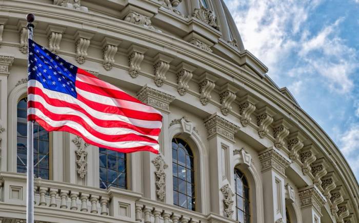 В Сенате США представили резолюцию об отмене новых пошлин Трампа

