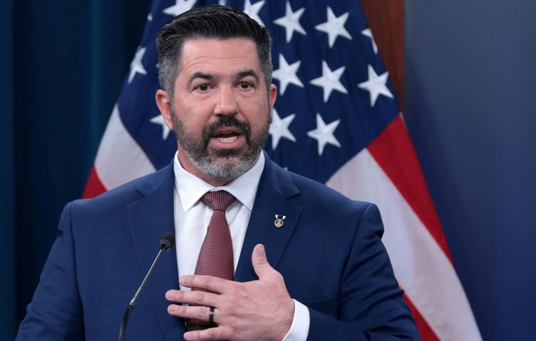 Пентагон опроверг новость о том, что глава Минобороны США делился секретными данными с семьей
