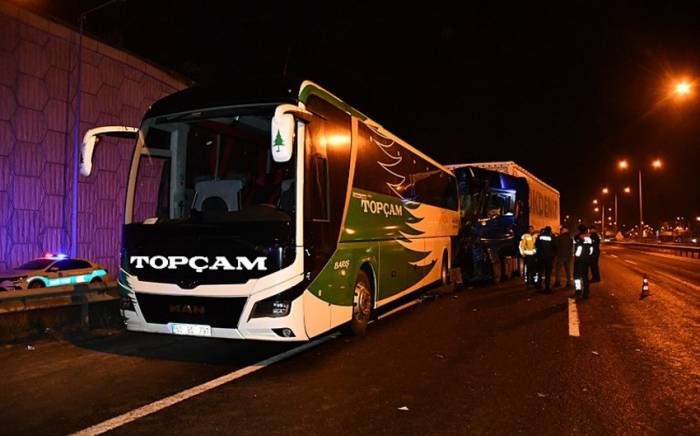 В Турции в ДТП пострадали 13 человек
